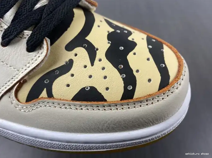 Rep DH6932-100 Jordan 1 the Air Year Tiger Low OG of 0425